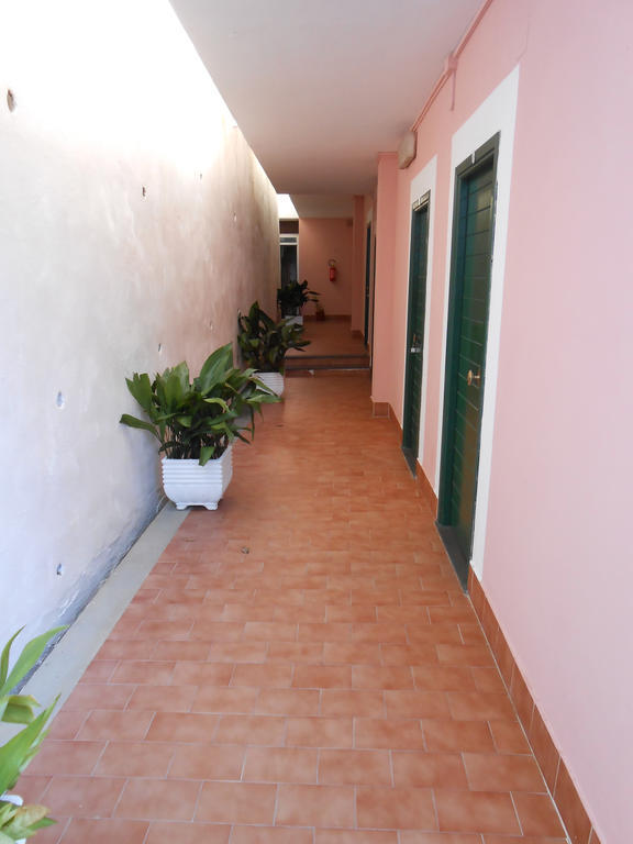 Albergo Le Querce Ponza Exterior foto